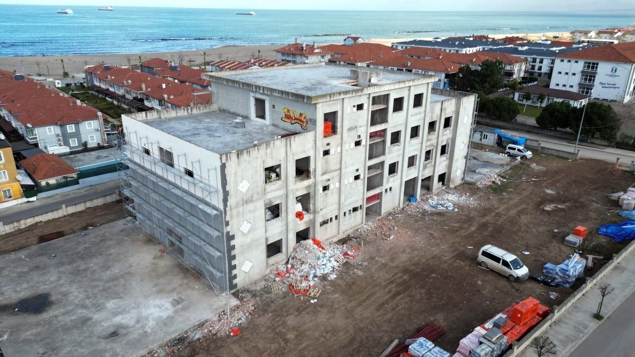 SUBÜ, Karasu'da 11 Yıllık Atıl MYO Binasını 100 Milyon Lira ile Yeniden İnşa Ediyor