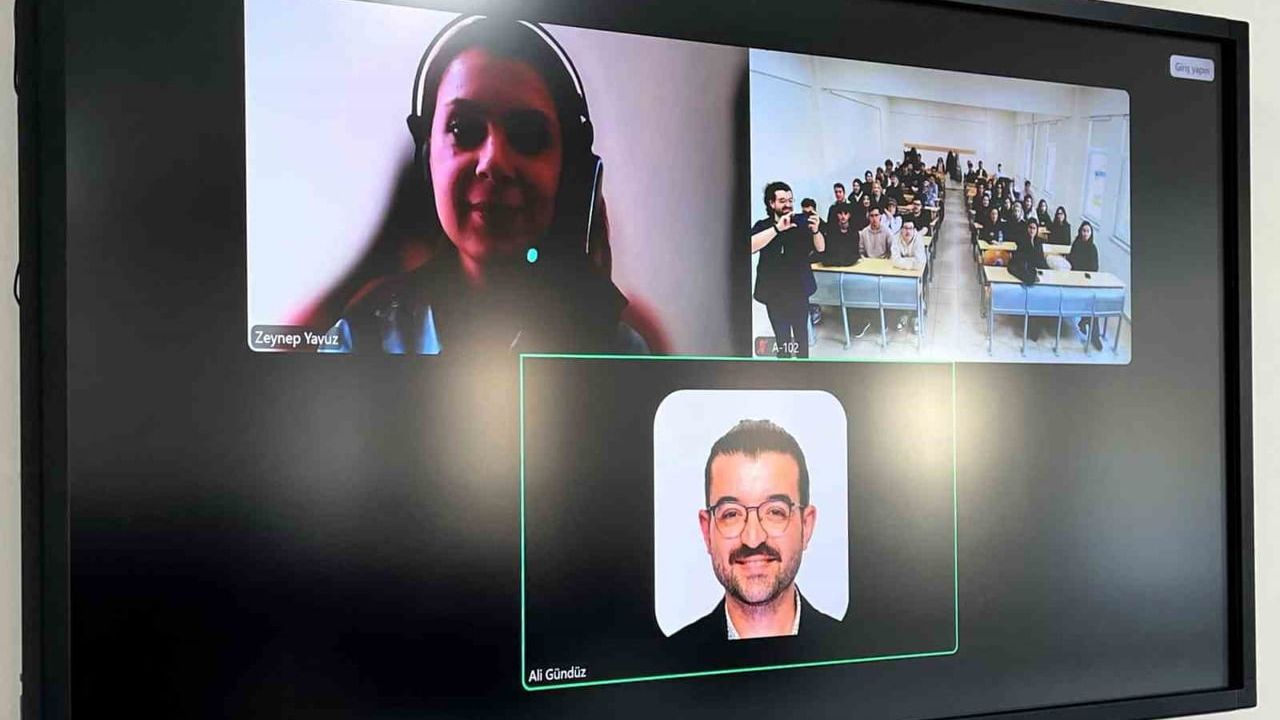 SUBÜ Kaynarca MYO’da Hibrit Öğrenme: Etkileşimli Tahta ve Yapay Zeka Dersi