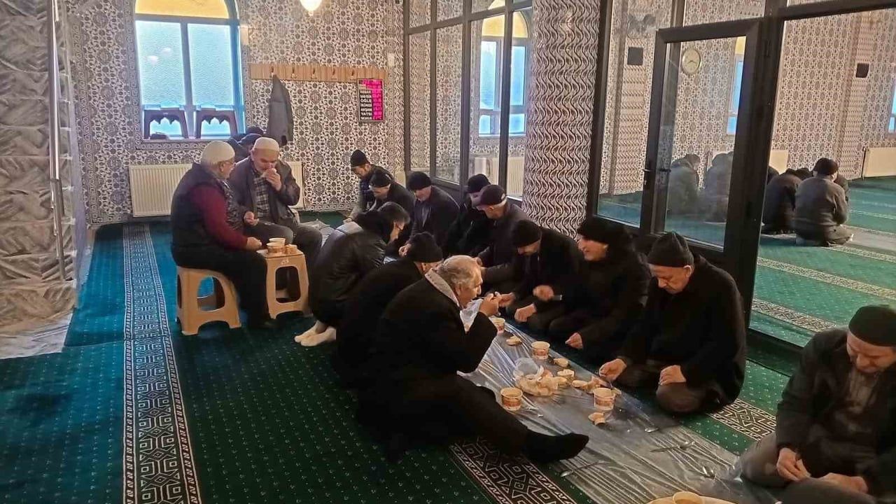 Şuhut’ta Sabah Namazı Buluşması: Karaadilli Yeni Camii'nde Birlik ve Kardeşlik