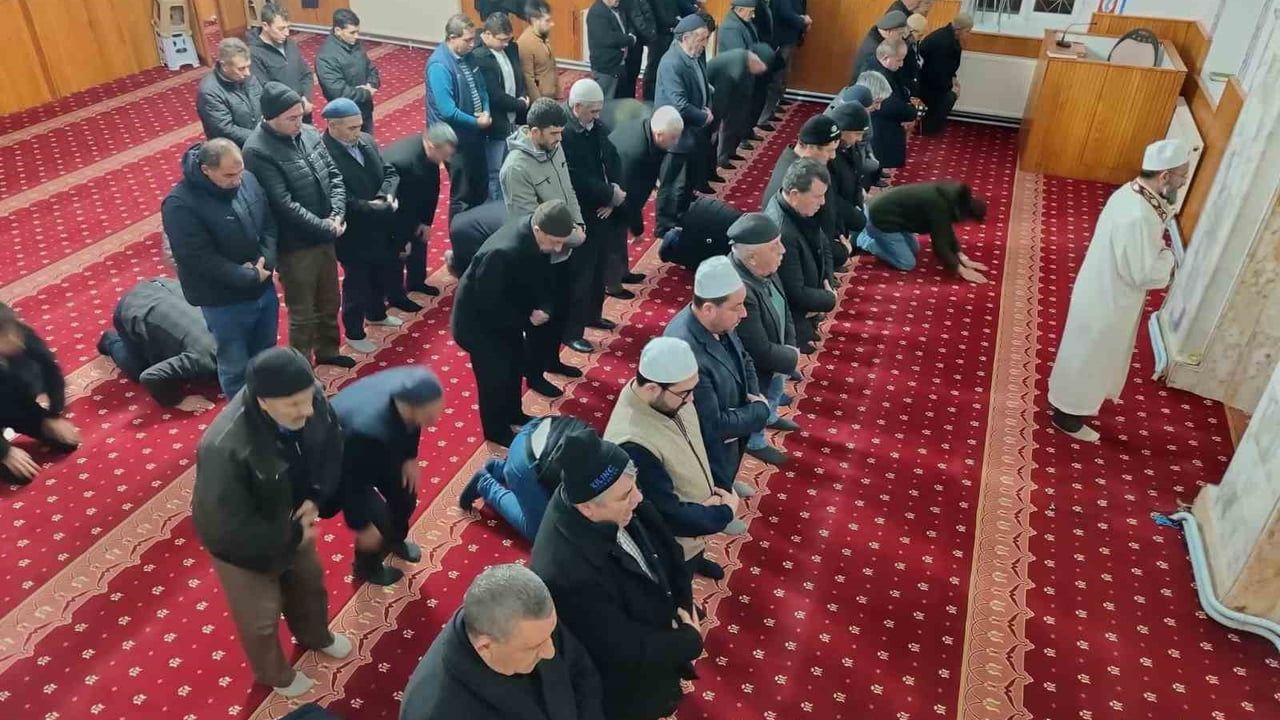Şuhut’ta 'Sabah Namazı Buluşması' Yarışlı Yeni Camii’nde