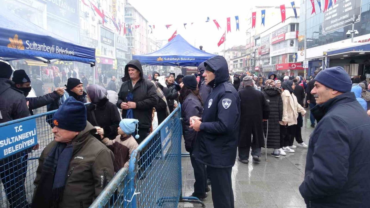 Sultanbeyli'de 2. Hamsi Festivali'nde 2 buçuk ton hamsi coşkusu