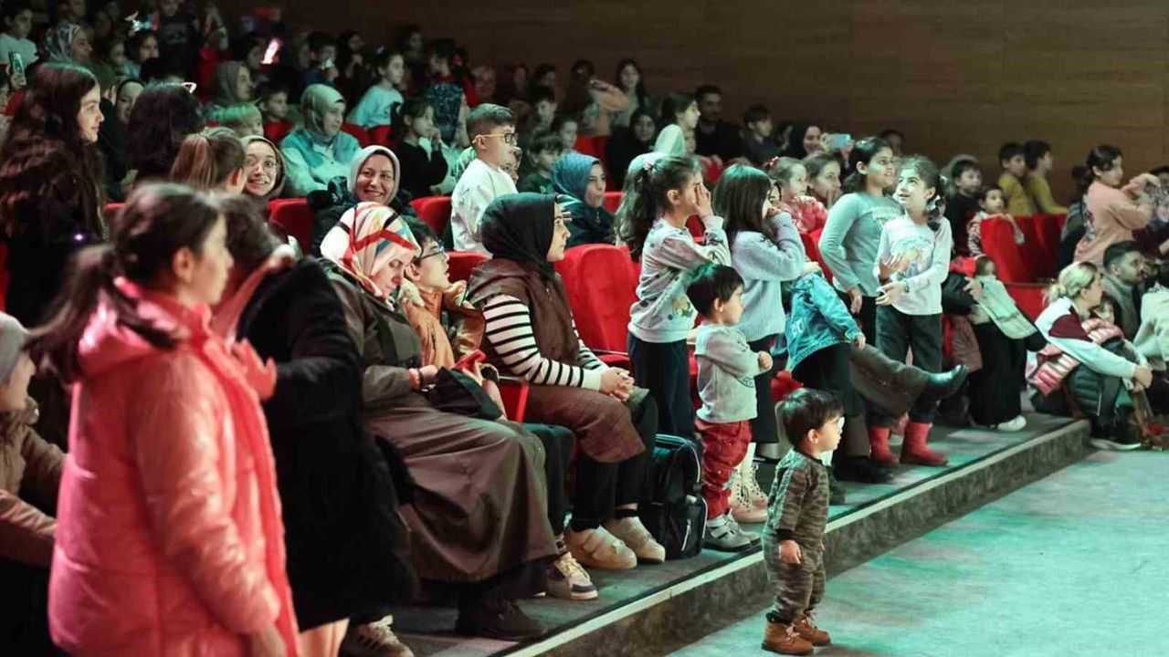 Sultangazi'de Yarıyıl Etkinlikleri: Tiyatro, Sinema ve Gösteriler