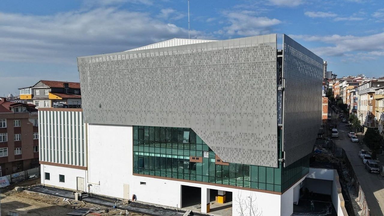 Sultangazi'ye Yeni Spor Merkezi: Yunus Emre'de Yarı Olimpik Havuz ve Spor Salonları