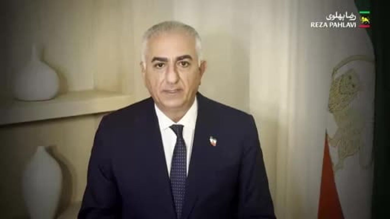 Sürgündeki Rıza Pehlevi'den İran'daki Göstericilere Çağrı: 'Sokakları Terk Etmeyin'