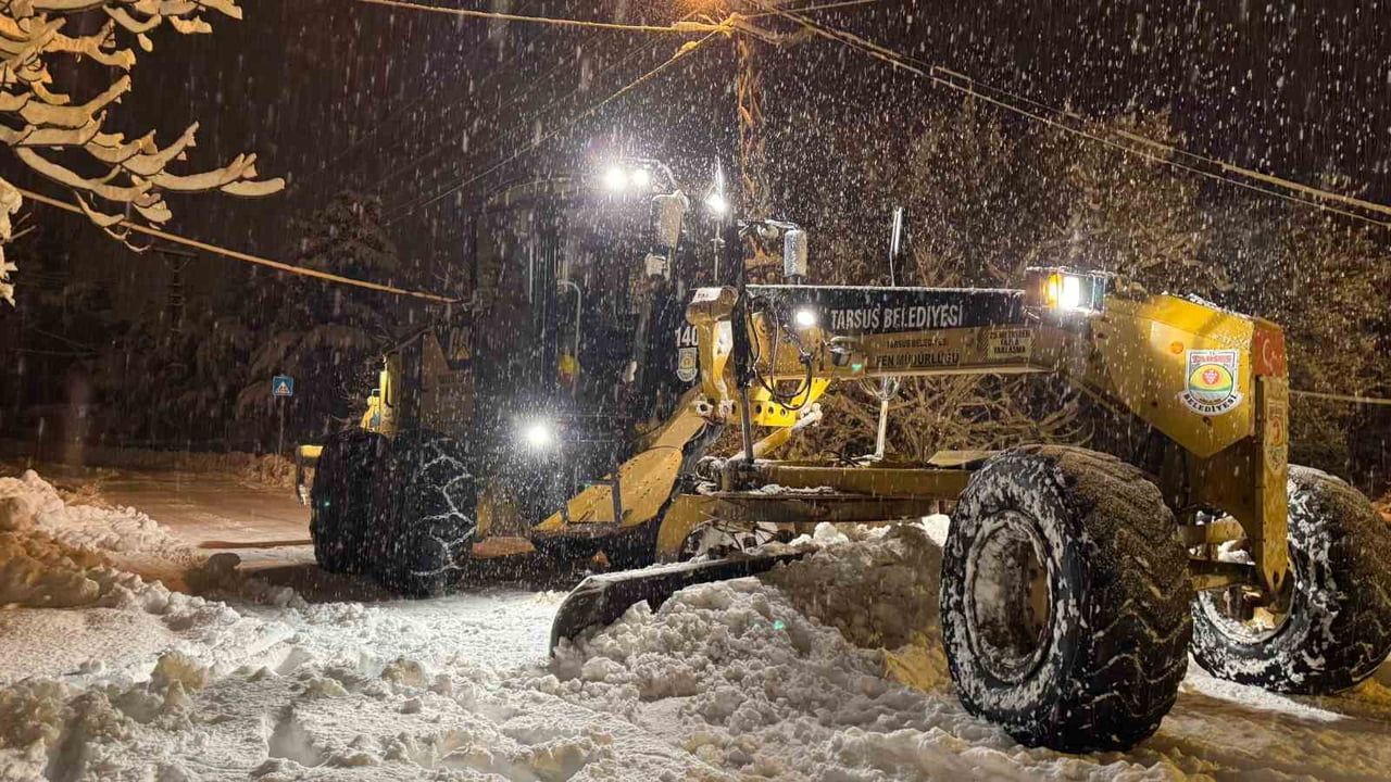 Tarsus’ta Karla Mücadele: Ekipler Gece Boyu Sahada