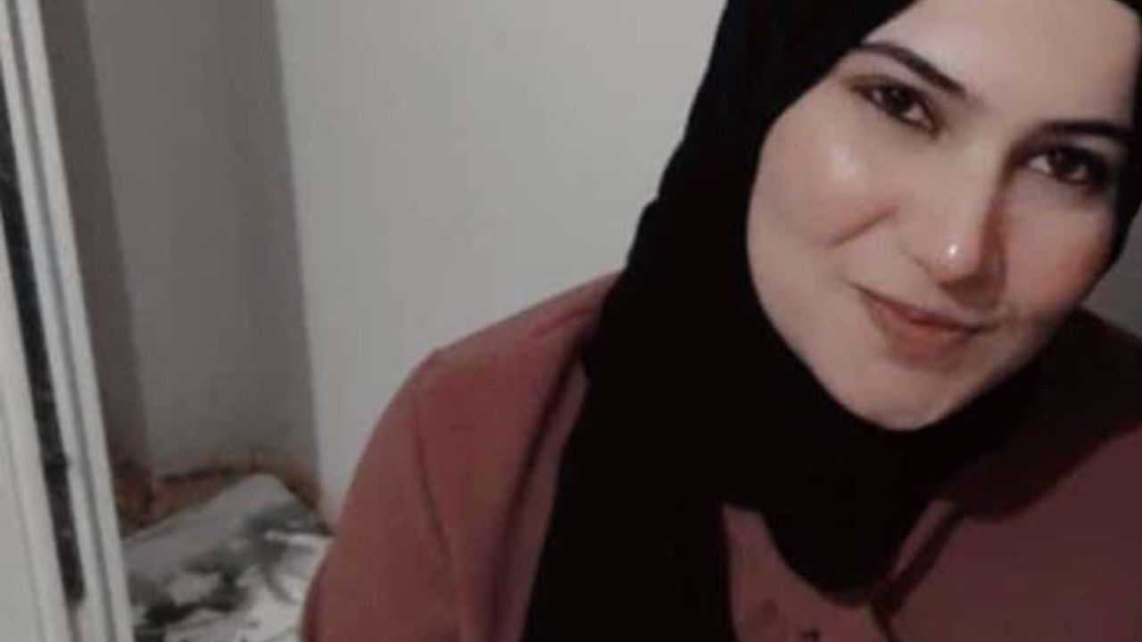 Tatvan'da çatıda kopan kar kütlesi can aldı: 21 yaşındaki Ayşe İder uğurlandı