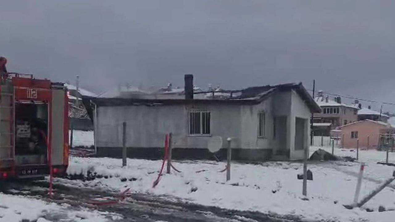 Tavşanlı'da Ev Yangını: Maddi Hasar, Can Kaybı Yok