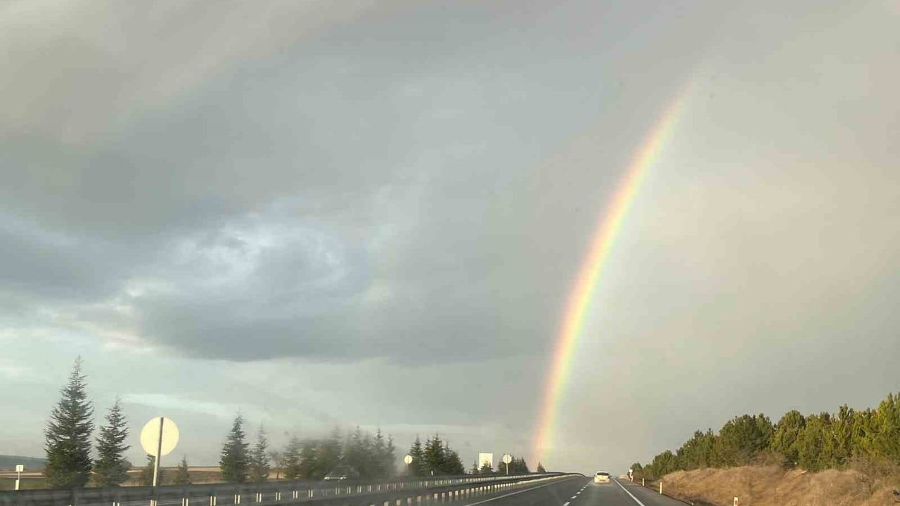 Tavşanlı'da Gökkuşağı Görsel Şöleni
