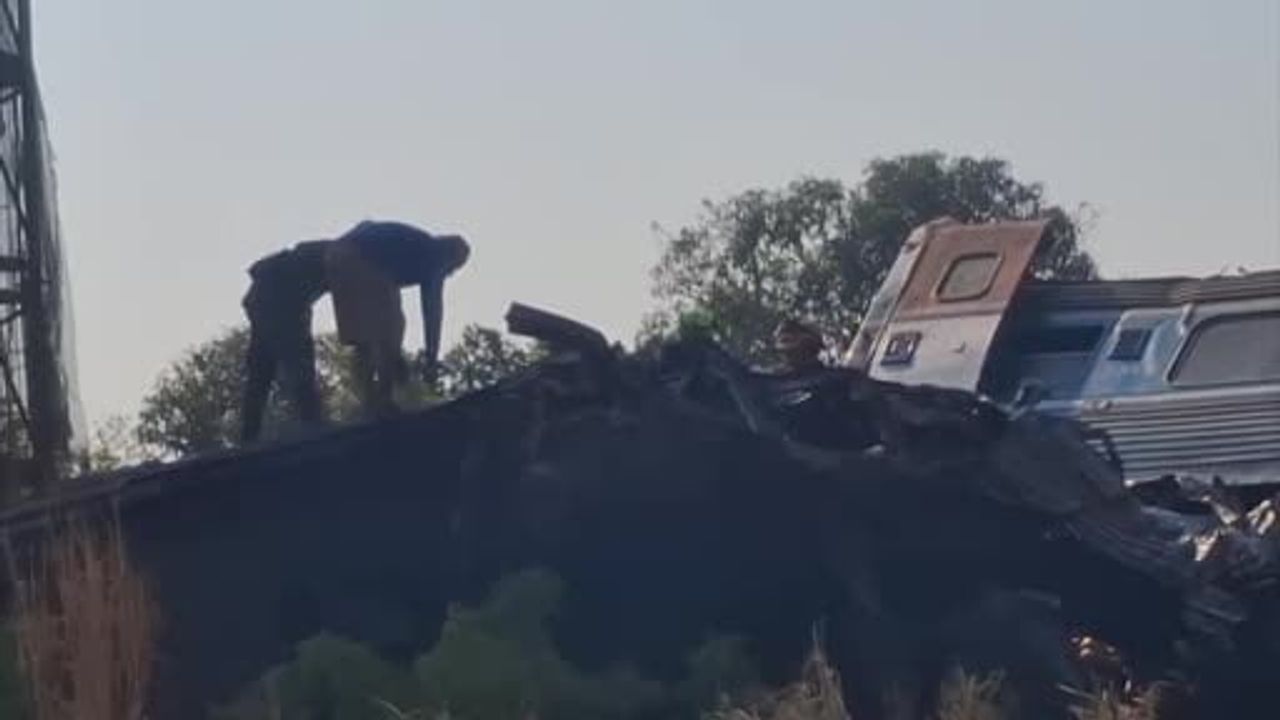 Tayland'da Vinç-Tren Faciası: Ölü Sayısı 31'e Yükseldi