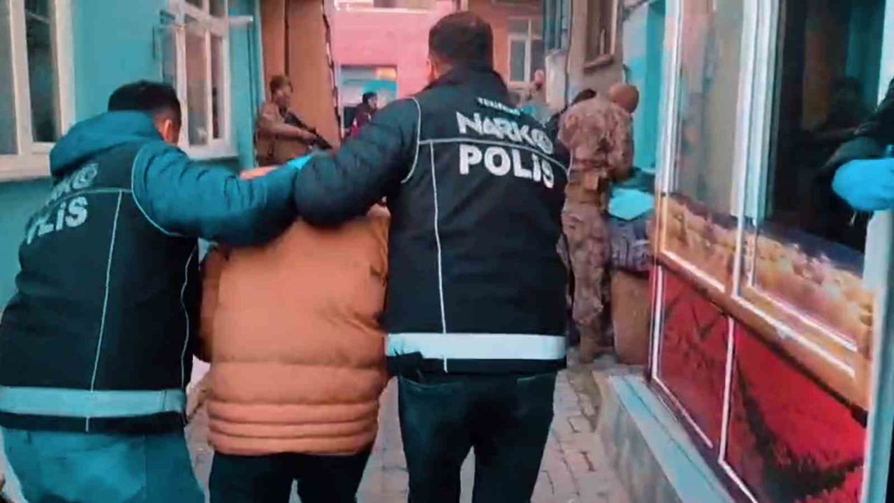 Tekirdağ'da Helikopter Destekli Uyuşturucu Operasyonu: 16 Tutuklama