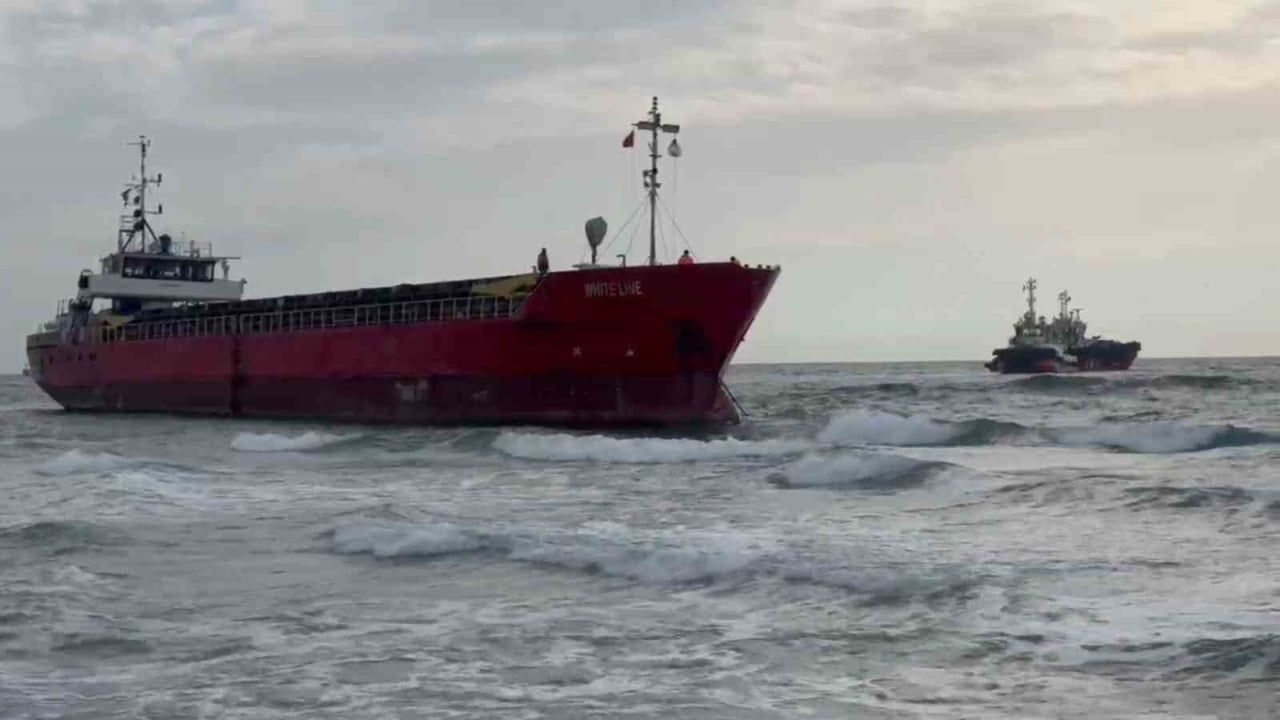 Tekirdağ'da Karaya Oturan 'White Lina' Gemisi 24 S…