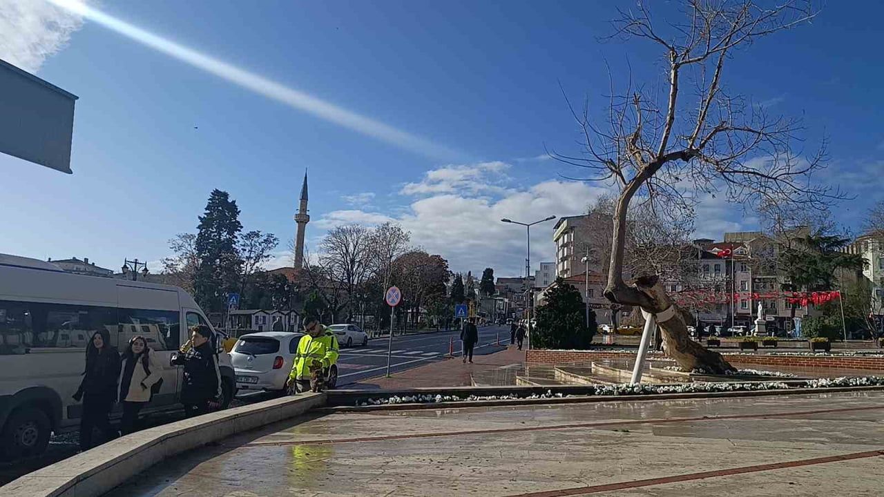 Tekirdağ'da Kuvvetli Yağışın Ardından Güneş Açtı — Rüzgâr 40 km/sa, Trafikte Aksama