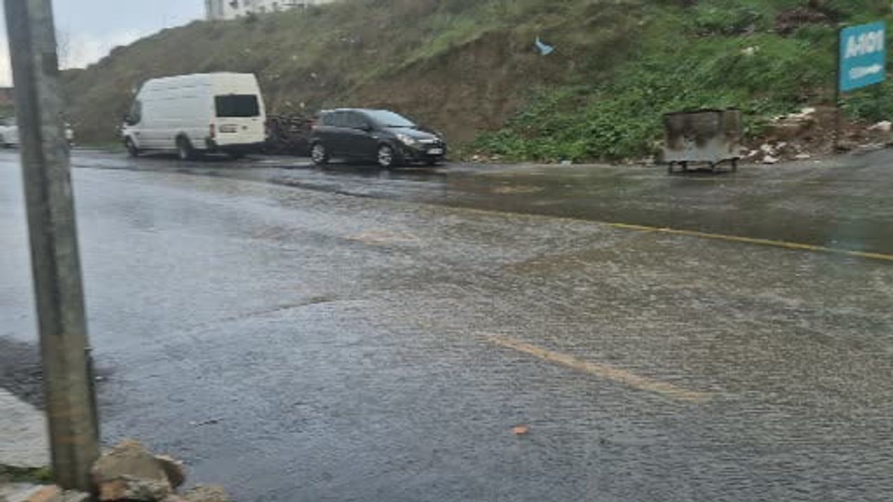 Tekirdağ'da Sağanak: Süleymanpaşa'da Trafikte Aksamalar ve Su Birikintileri