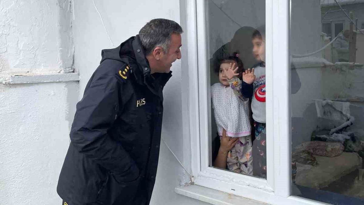 Tekirdağ Emniyeti Sahada: Malkara Hacıevhat Mahallesi'nde Huzur ve Narkotik Denetimi