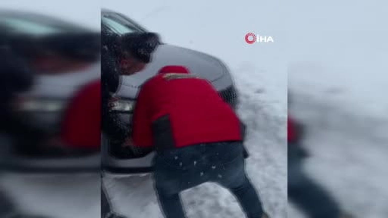 Tekman'da Tipi: Macera Off-Road Yolda Mahsur Kalan Sürücüyü Kurtardı