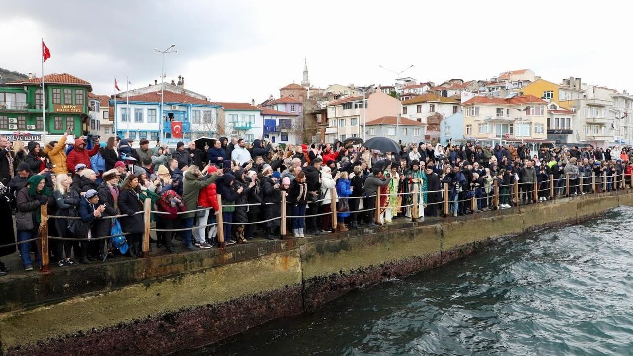 Tirilye'de 2026 Denizden Haç Çıkarma Töreni — Metropolit Maksimos Yönetiminde Ayin