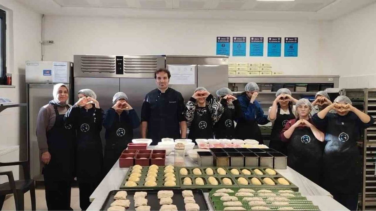 Tokat’ta ÇEKOM’da ‘Geleceğe Mayalanan Eller’ Ekmek Eğitimi (OKA Destekli)