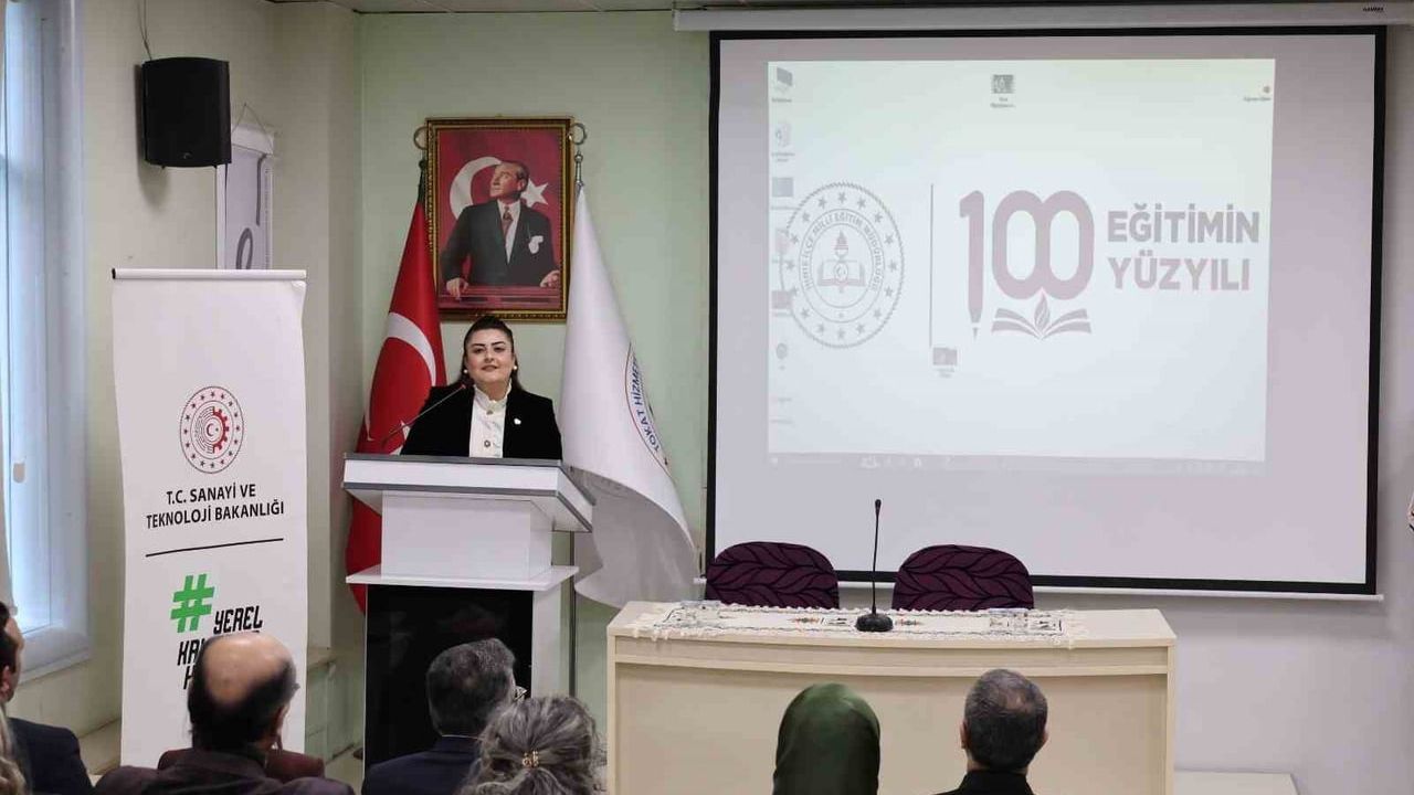Tokat'ta 'Geçmişe Dokun, Geleceği Doku' ile Dive Dokuma Yeniden Hayat Buluyor