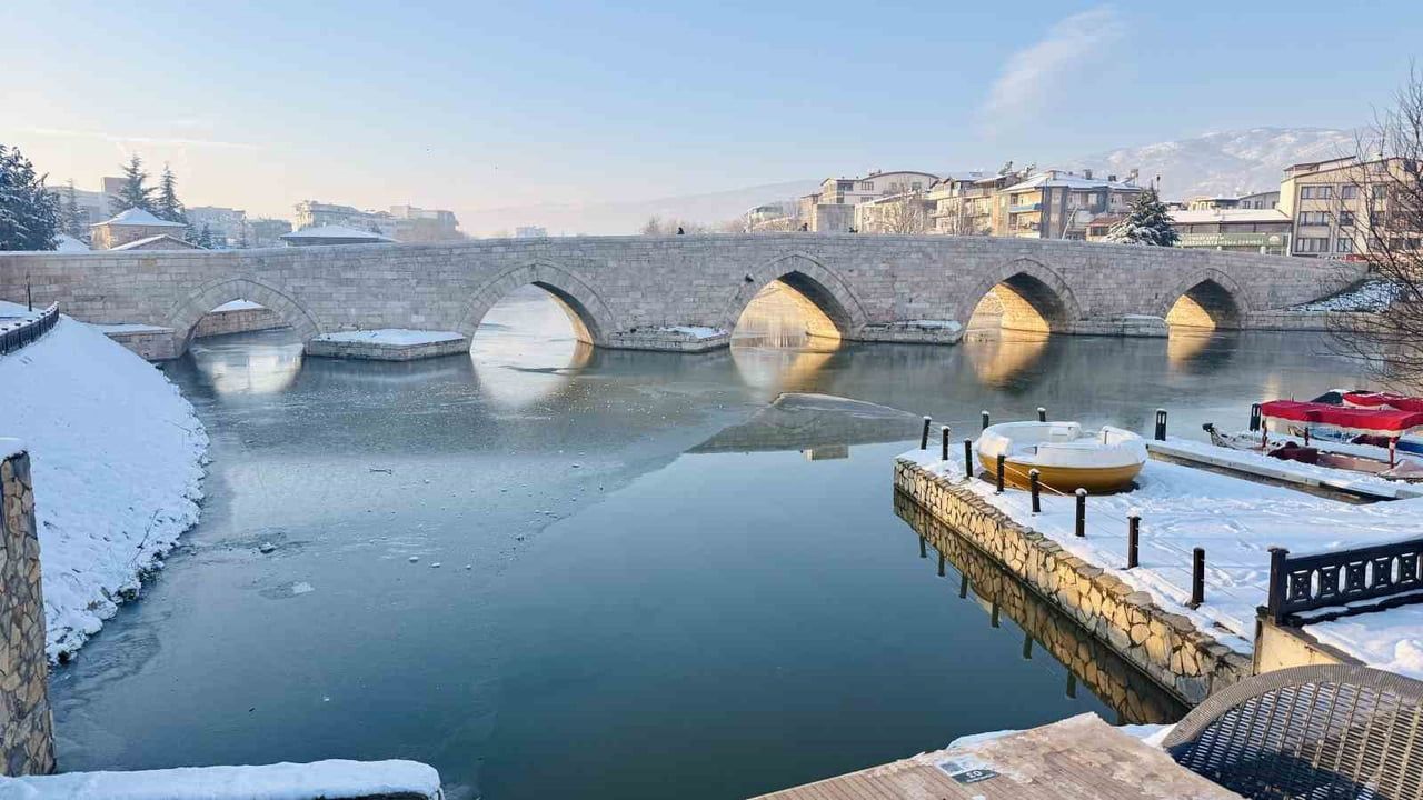 Tokat'ta Ocak Rekoru: Artova -29 derece, Yeşilırmak Dondu