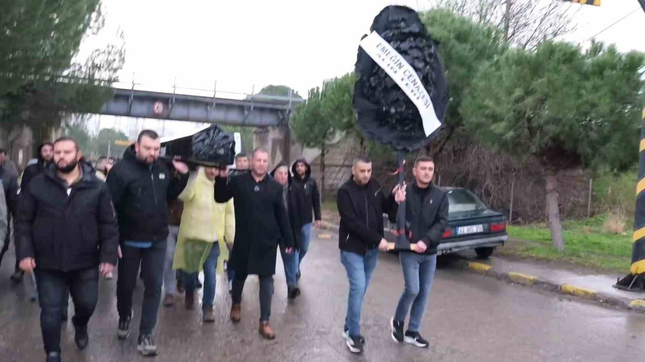 TORKU'ya Siyah Tabutlu Eylem: Soma Termik'te TES-İŞ Tepkisi