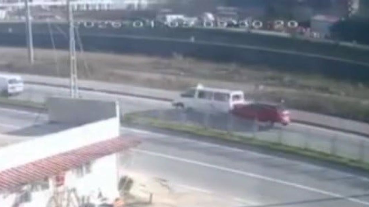 Trabzon Araklı'da dolmuşa arkadan çarpma: 3 yaralı