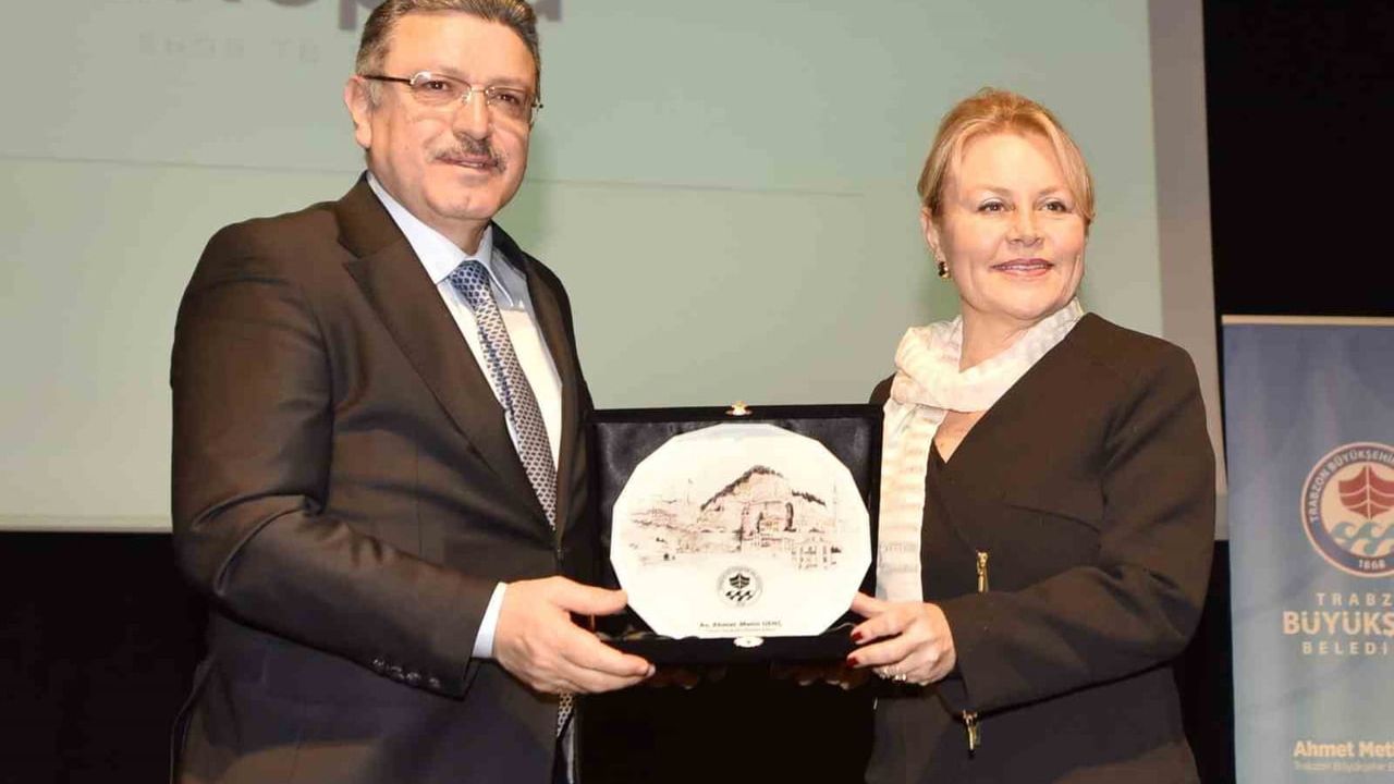 Trabzon'da Kadın Girişimcilere Dijital Pazarlama ve E-Ticaret Eğitimi