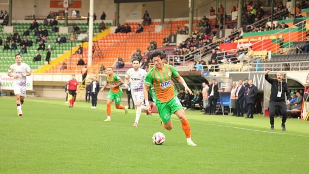 Trendyol Süper Lig: Eyüpspor, Corendon Alanyaspor'u 3-1 Yendi