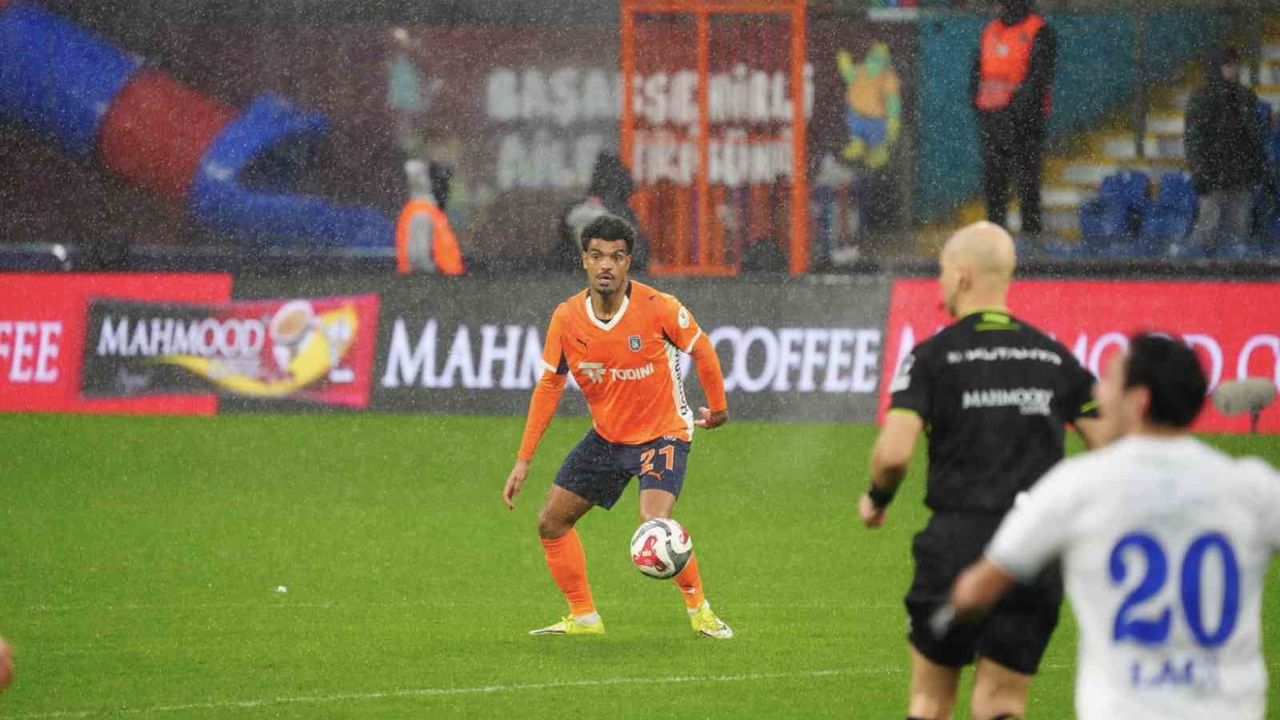Trendyol Süper Lig: RAMS Başakşehir 1-1 Çaykur Rizespor (İlk Yarı)