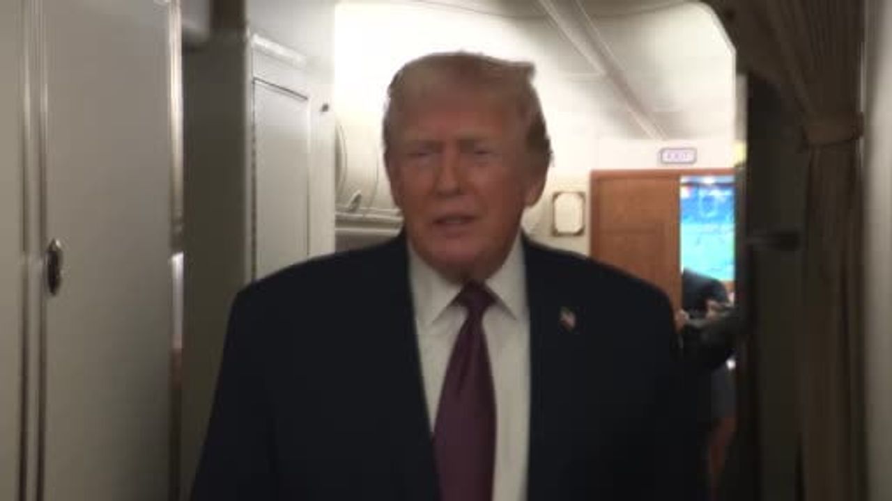 Trump'tan İran'a Uyarı: "Oldukça Güçlü Seçeneklerimiz Var"