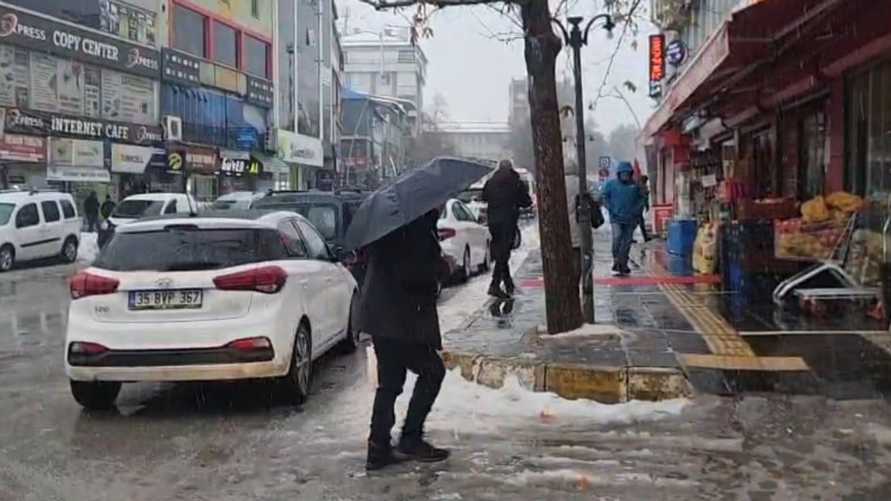 Tunceli’de Kar ve Fırtına Etkili: Meteoroloji Uyardı
