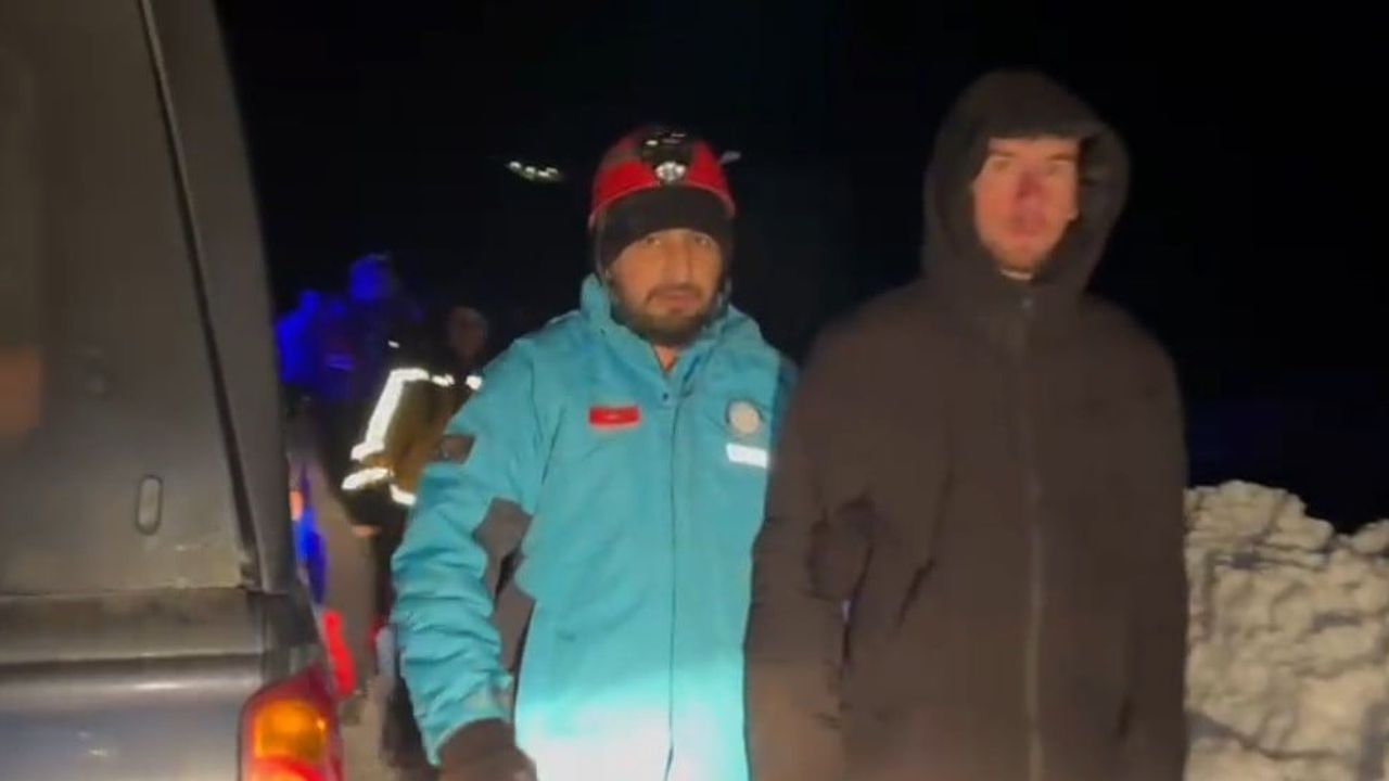 Tunceli'de Karlı Yollarda Koordineli Müdahale: UMKE ve AFAD 22 Yaşındaki Hastayı Sevk Etti