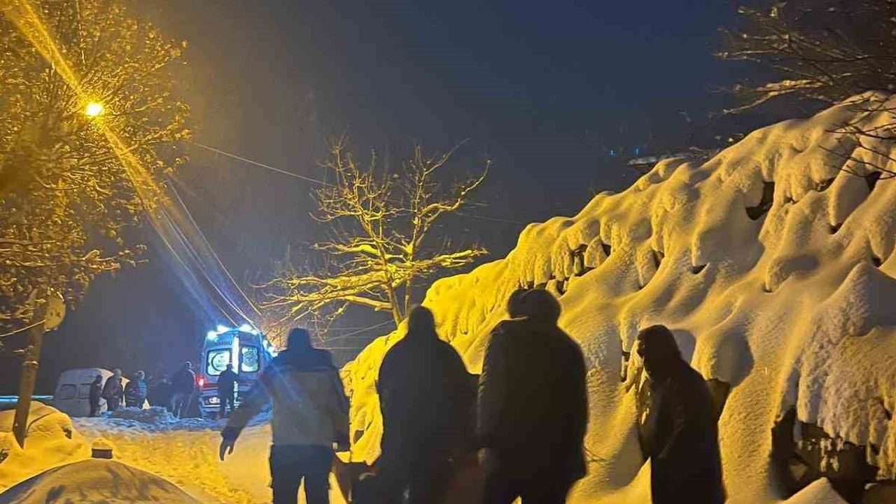 Tunceli Pertek'te Zamanla Yarış: Söğütlütepe'ye 112 Ekipleri Ulaştı