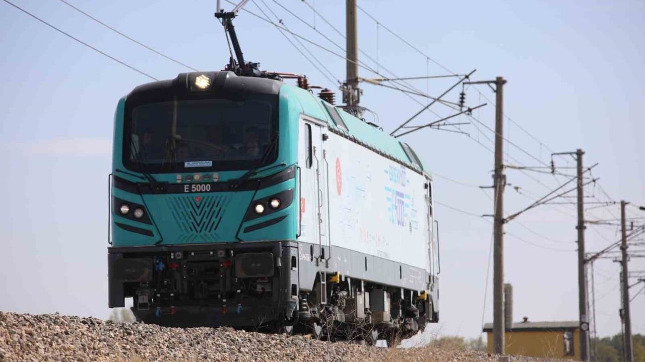 TÜRASAŞ 2025'te Rekor Kırdı: 801 Vagon Üretildi — Bakan Uraloğlu Açıkladı