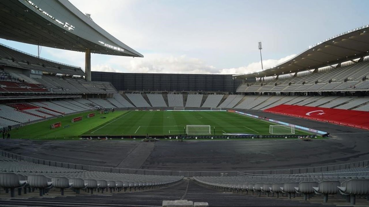 Turkcell Süper Kupa Finalinde Başlangıç Saati Değişti: Galatasaray-Fenerbahçe 18.45'te