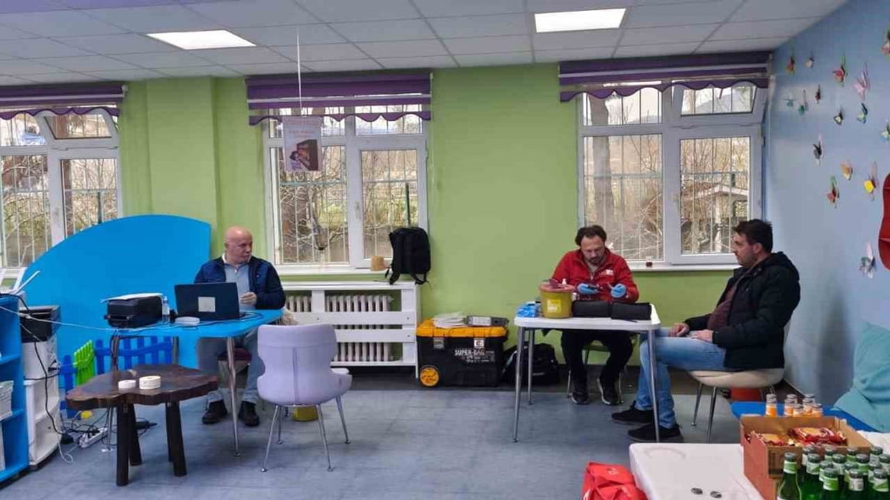 Türkeli'de Okullardan Rekor Kan Bağışı: 3 Günde 253 Ünite Toplandı