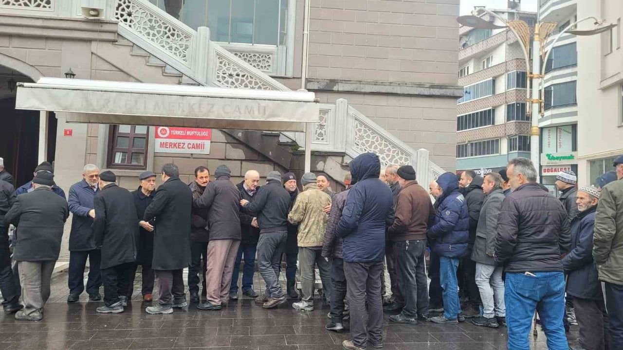 Türkeli'de Umre Adayları Dualarla Uğurlandı