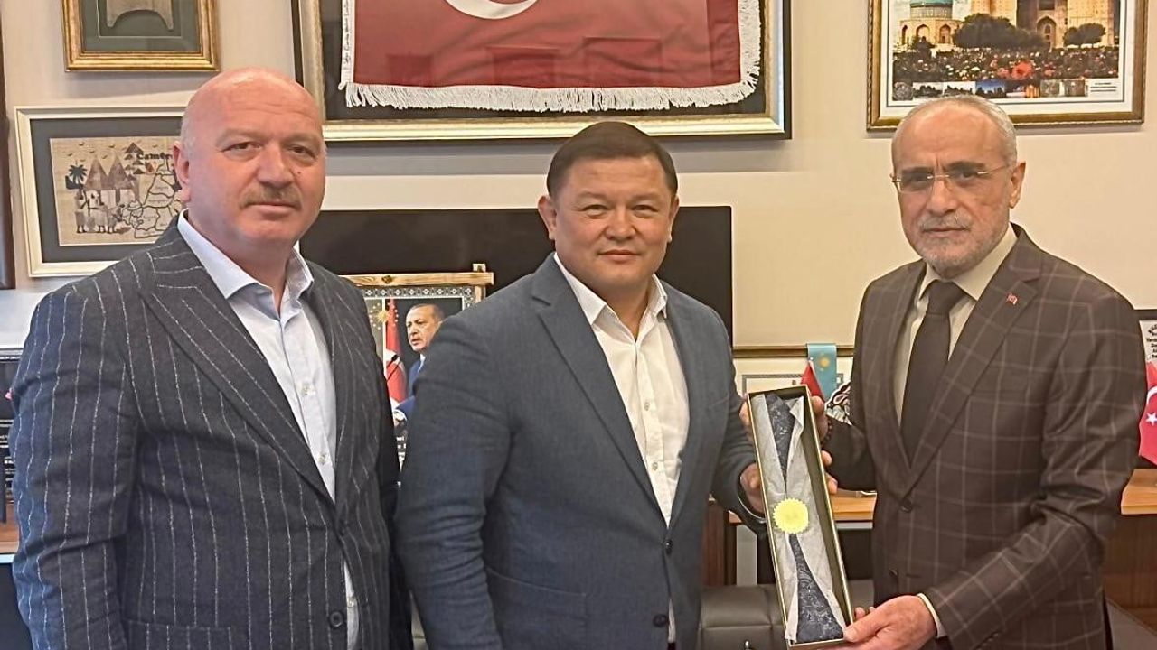 Türkiye-Kırgızistan İlişkileri: Dastanbek Cumabekov ile Yalçın Topçu Görüşmesi