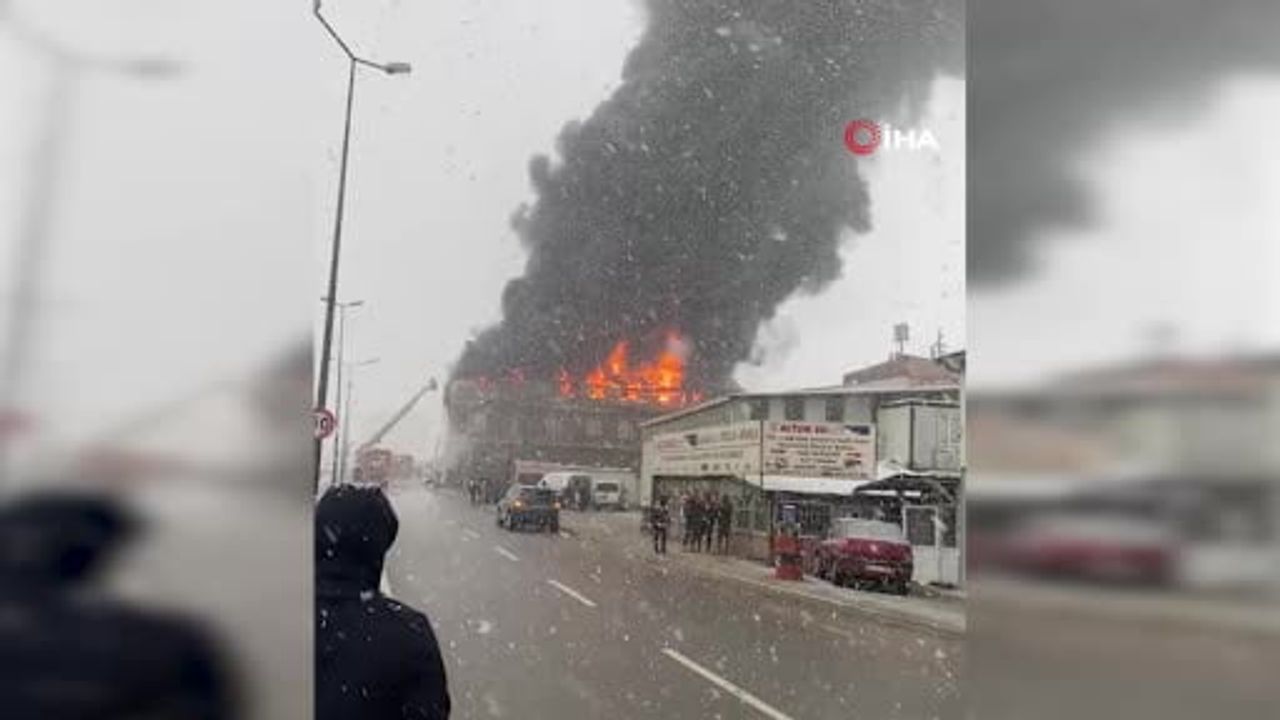 Tuzla'da Çakmak Fabrikası Yangını: Üretim Tesisi Tahliye Edildi