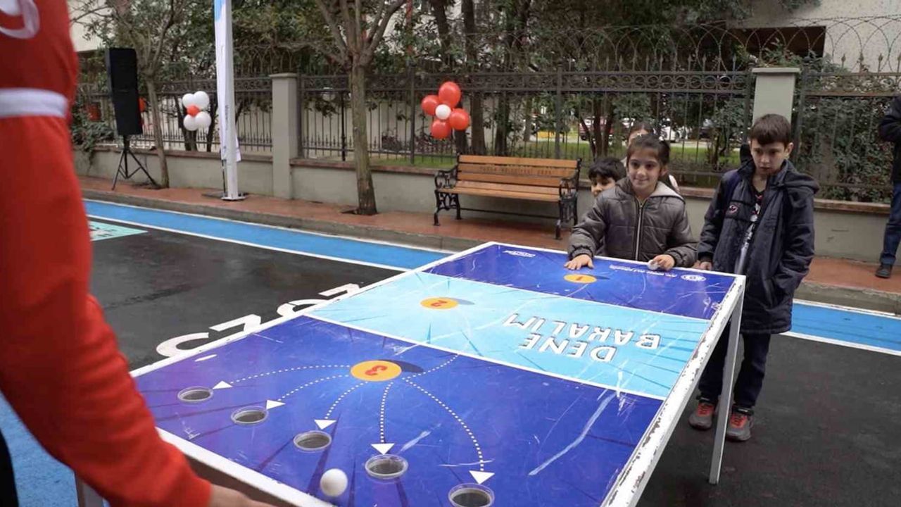 Tuzla'da 'Oyun Parkı Sokağı' Yayla Mahallesi'nde Açıldı — Yarıyıl Şenliği Çocukları Buluşturdu