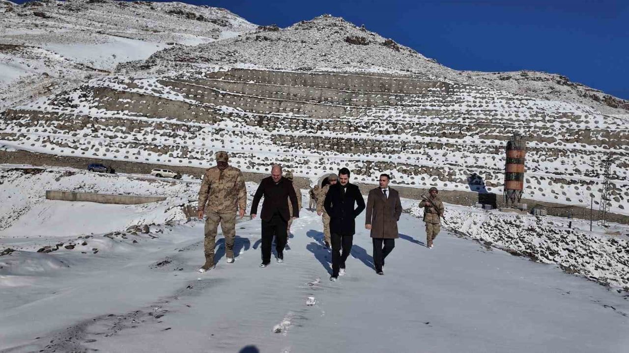 Tuzluca Kaymakamı Yılmaz Ünlendi Barajı İnşaatını İnceledi