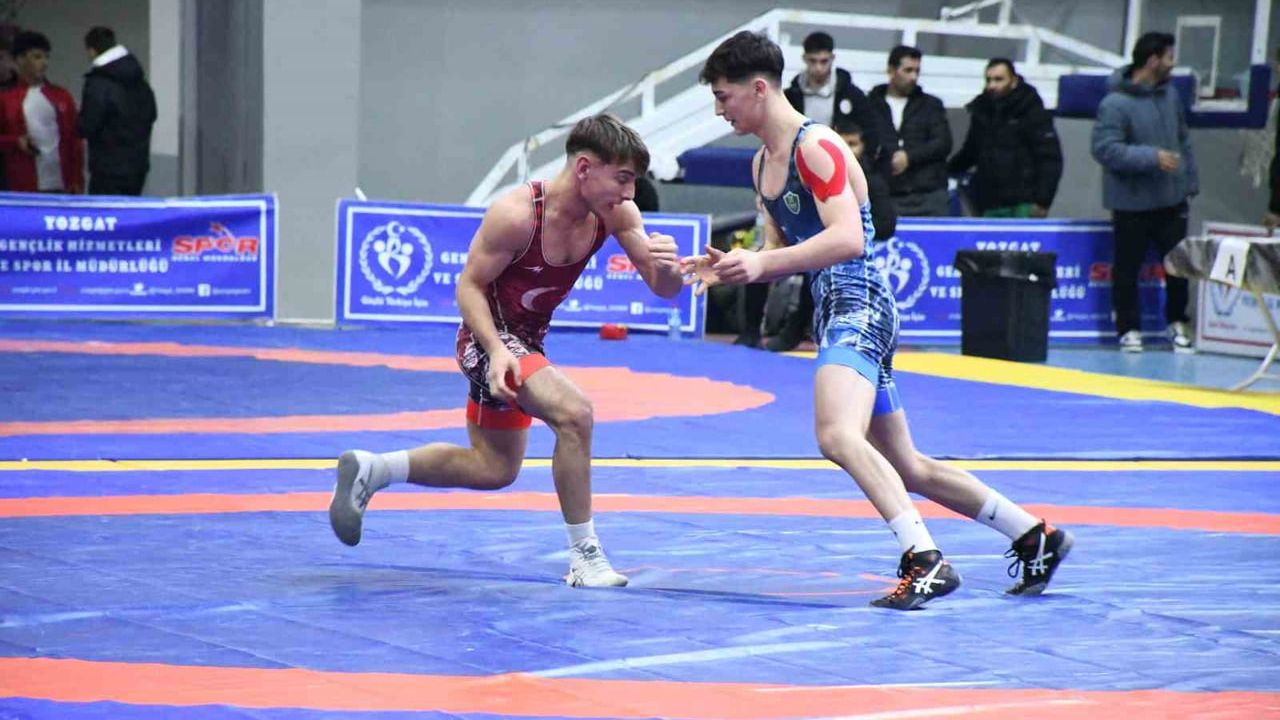 U17 Güreş Grup Müsabakaları Yozgat'ta Sona Erdi — 799 Sporcu Mindere Çıktı