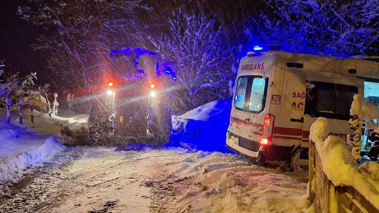 Ulubey'de Karla Mücadele: Yollar Açıldı, 41 Mahalle Ulaşıma Kavuştu