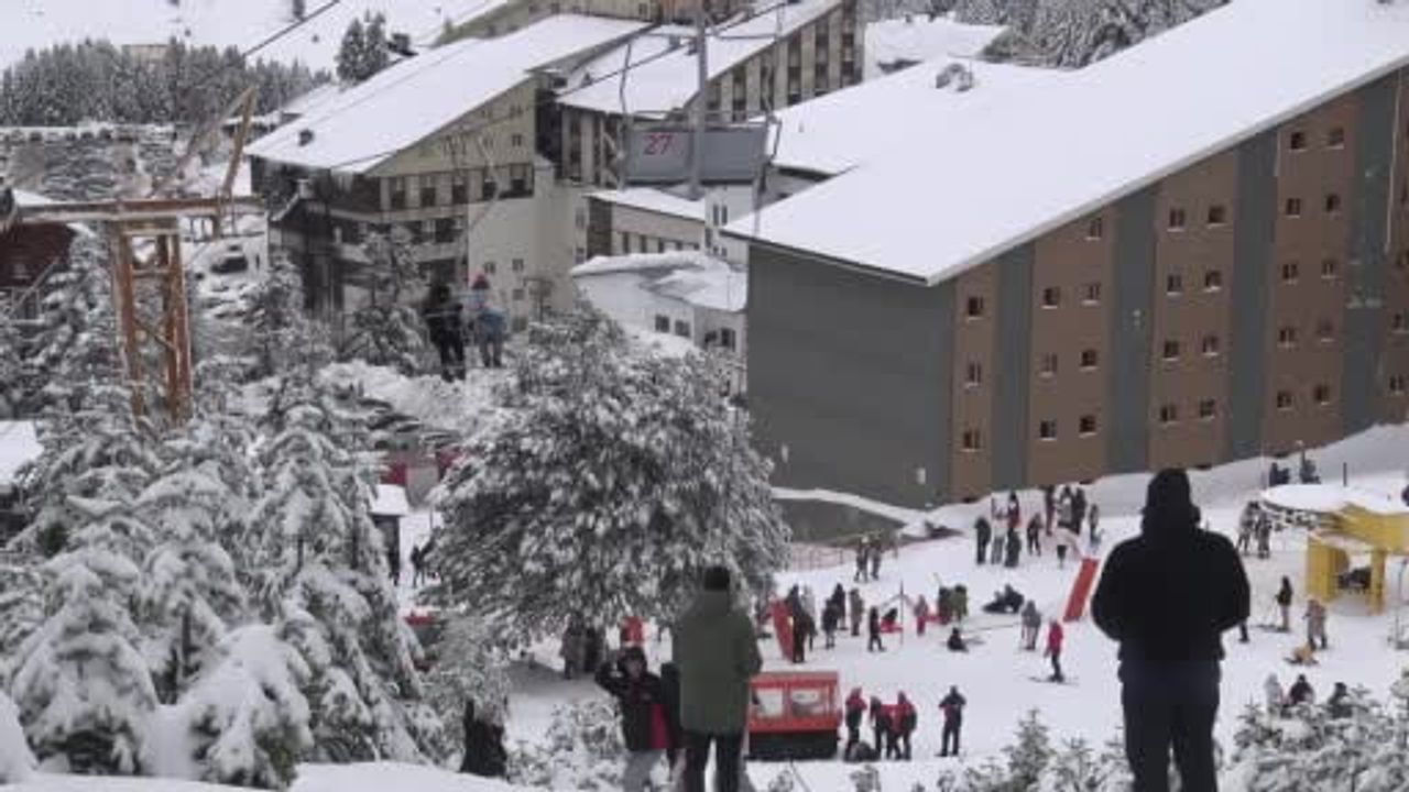 Uludağ'da Fahri Otel Telesiyej Arızası: 52 Kurtarıldı, 8 Kişi İçin Kurtarma Sürüyor