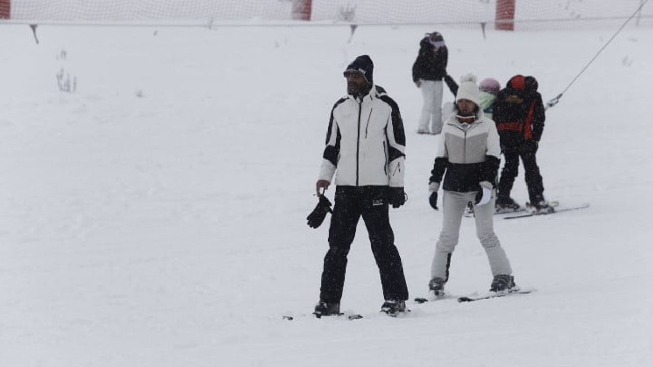 Uludağ'da Kar 76 santimetre: Pistler Doldu Taştı