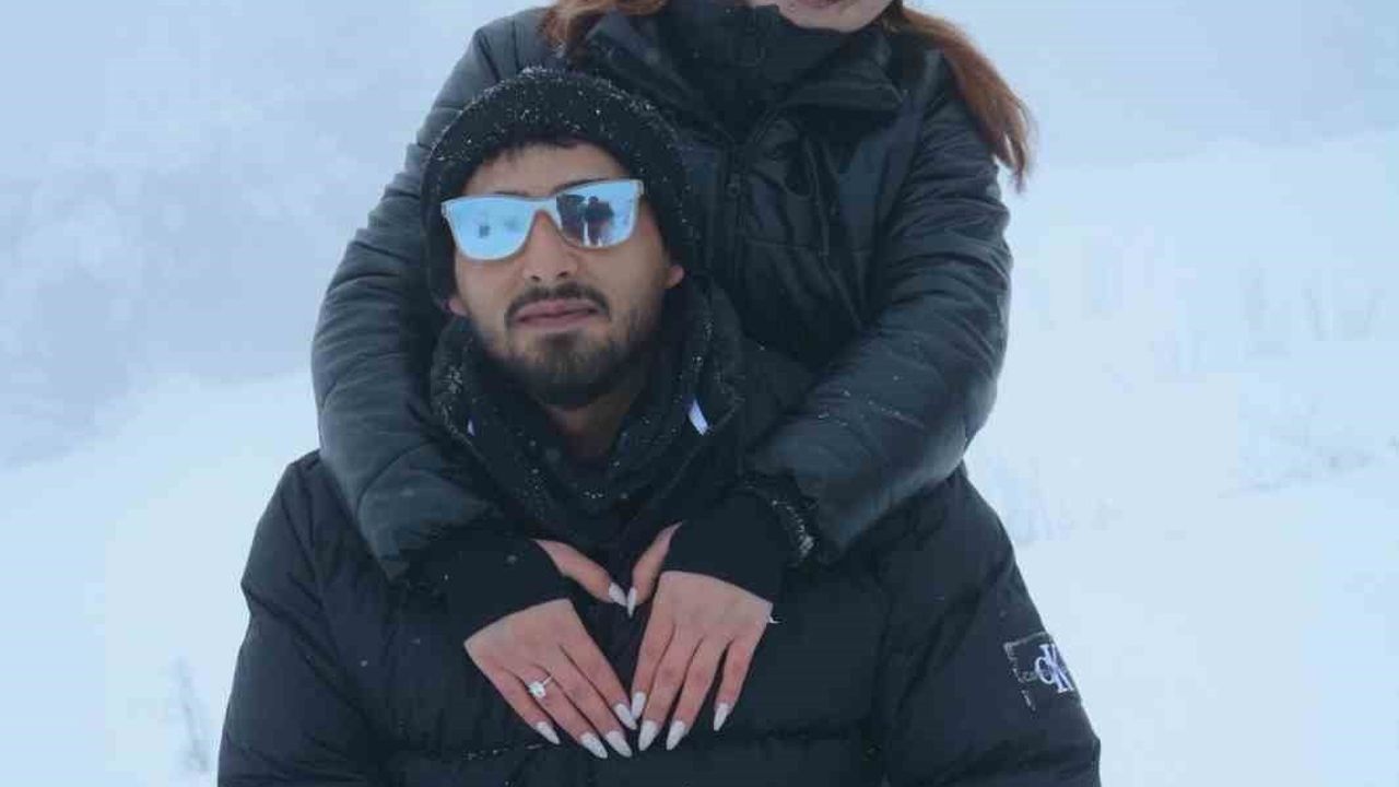 Uludağ'da Karlar Altında İki 'Evet': 2025'in Sonu ve 2026'nın İlk Evlilik Teklifi