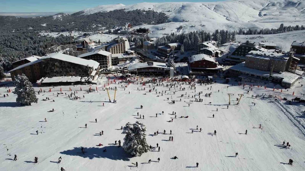 Uludağ'da Sömestr Yoğunluğu Drone Görüntüleriyle Dikkat Çekti