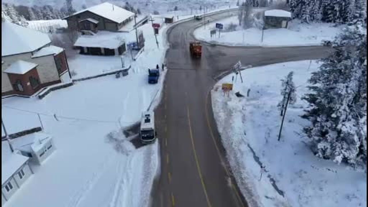Uludağ’da Sömestr Yoğunluğu Zirveye Çıktı: Kar 98 cm, Oteller Doldu