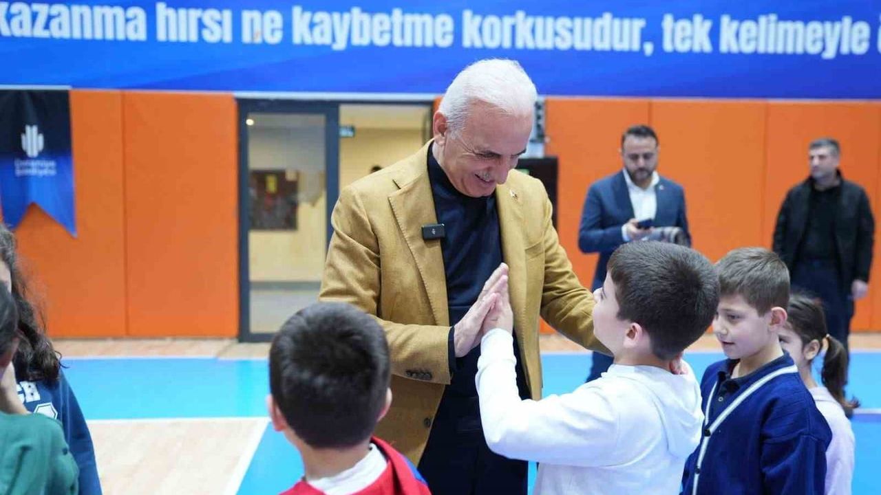 Ümraniye'de "Derse Mola, Enerjiyi Depola" Teneffüs Programı Sona Erdi — Başkan İsmet Yıldırım