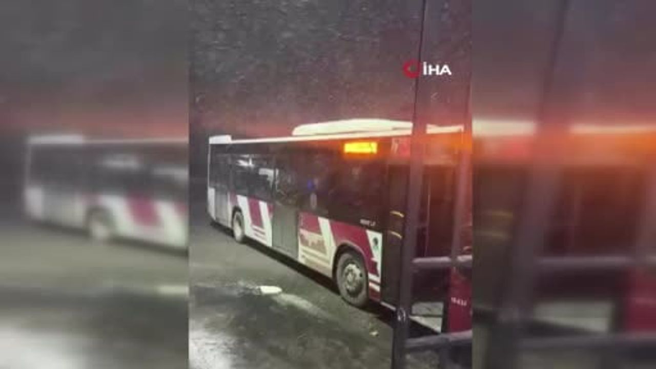 Urla'da Kar Yağışı Etkili Oldu: Nohutalan ve Uzunkuyu Beyaza Büründü