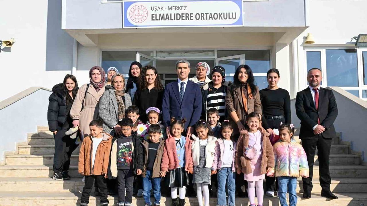 Uşak’ta 63 bin 453 Öğrenci Karne Sevinci